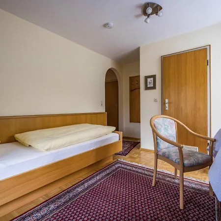 Gaestehaus Christa Mauerer Pensión Bad Reichenhall