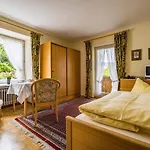 Gaestehaus Christa Mauerer 3*