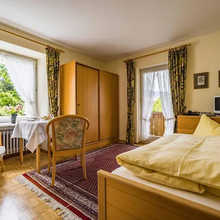 Gaestehaus Christa Mauerer 3*